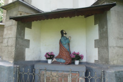 Ogrójec zlokalizowany w zewnętrznej ścianie kościoła w Gnojniku
