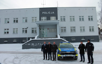 Brzescy policjanci otrzymali nowy oznakowany radiowóz