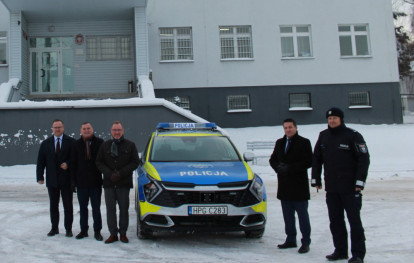 Brzescy policjanci otrzymali nowy oznakowany radiowóz