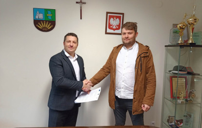 Podpisanie umowy z wykonawcą zadania dotyczącego rozbudowy sieci wodociągowej w miejscowościach Gnojnik, Gosprzydowa i Uszew Podpisanie umowy z wykonawcą zadania dotyczącego rozbudowy sieci wodociągowej w miejscowościach Gnojnik, Gosprzydowa i Uszew