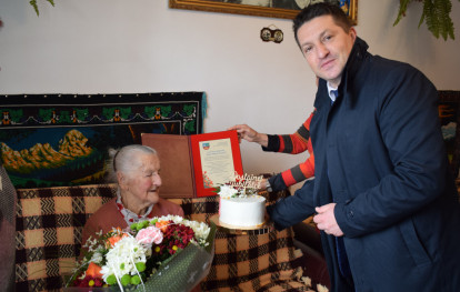 Jubileusz 100-lecia urodzin mieszkanki Gnojnika Jubileusz 100-lecia urodzin mieszkanki Gnojnika