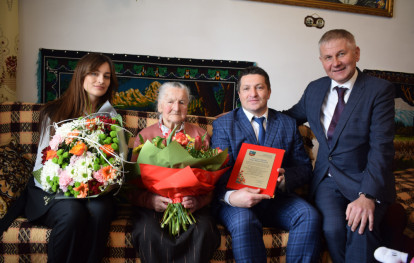 Jubileusz 100-lecia urodzin mieszkanki Gnojnika Jubileusz 100-lecia urodzin mieszkanki Gnojnika