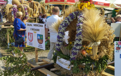 Wieniec dożynkowy Biesiadek Wieniec dożynkowy Biesiadek