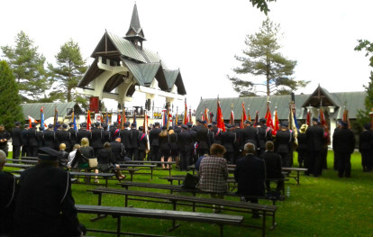 Przedstawiciele OSP z sztandarami