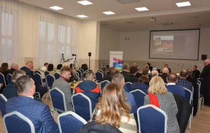 Promocja albumu książkowego o budowie nowego kościoła w Gnojniku