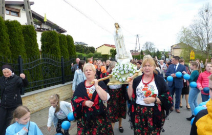 Jubileusz 25-lecia Kaplicy Matki Boskiej Fatimskiej w Zawadzie Uszewskiej Jubileusz 25-lecia Kaplicy Matki Boskiej Fatimskiej w Zawadzie Uszewskiej