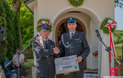 Jubileusz 95-lecia OSP Żerków - przekazanie czeku przez Wójta Gminy Gnojnik Jubileusz 95-lecia OSP Żerków - przekazanie czeku przez Wójta Gminy Gnojnik