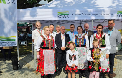 Bitwa Regionów 2025 - zdjęcie grupowe KGW Biesiadna Ekipa z Biesiadek Bitwa Regionów 2025 - zdjęcie grupowe KGW Biesiadna Ekipa z Biesiadek