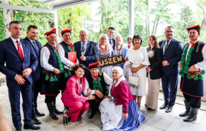 Udział grupy wieńcowej z Uszwi w Dożynkach Prezydenckich 2025 Udział grupy wieńcowej z Uszwi w Dożynkach Prezydenckich 2025
