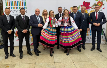 Udział grupy wieńcowej z Uszwi w Dożynkach Prezydenckich 2025 Udział grupy wieńcowej z Uszwi w Dożynkach Prezydenckich 2025