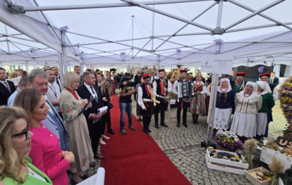 Udział grupy wieńcowej z Uszwi w Dożynkach Prezydenckich 2025 Udział grupy wieńcowej z Uszwi w Dożynkach Prezydenckich 2025