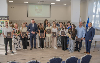 Uroczysta Sesja Rady Gminy - wręczenie nagród dla sportowców Uroczysta Sesja Rady Gminy - wręczenie nagród dla sportowców