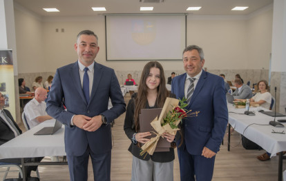 Uroczysta Sesja Rady Gminy - wręczenie nagród dla sportowców Uroczysta Sesja Rady Gminy - wręczenie nagród dla sportowców