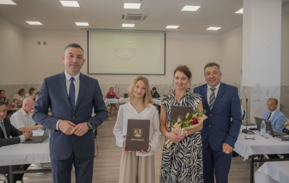 Uroczysta Sesja Rady Gminy - wręczenie nagród dla sportowców Uroczysta Sesja Rady Gminy - wręczenie nagród dla sportowców