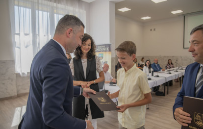Uroczysta Sesja Rady Gminy - wręczenie nagród dla sportowców Uroczysta Sesja Rady Gminy - wręczenie nagród dla sportowców