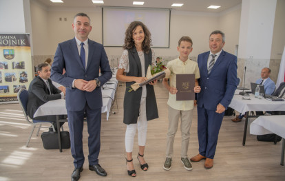 Uroczysta Sesja Rady Gminy - wręczenie nagród dla sportowców Uroczysta Sesja Rady Gminy - wręczenie nagród dla sportowców