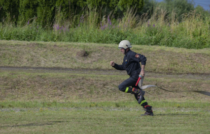Gminne zawody sportowo-pożarnicze - rywalizacja drużyn seniorskich Gminne zawody sportowo-pożarnicze - rywalizacja drużyn seniorskich
