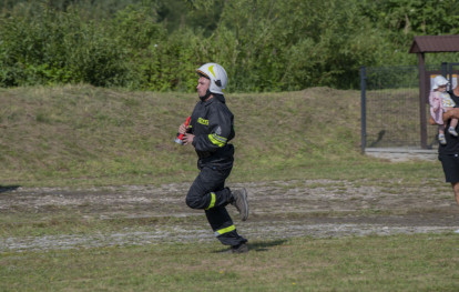 Gminne zawody sportowo-pożarnicze - rywalizacja drużyn seniorskich Gminne zawody sportowo-pożarnicze - rywalizacja drużyn seniorskich