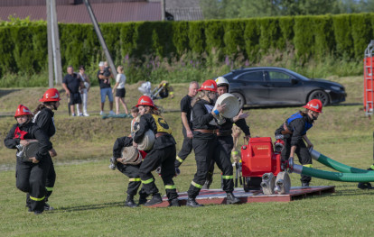 Gminne zawody sportowo-pożarnicze - rywalizacja drużyn seniorskich Gminne zawody sportowo-pożarnicze - rywalizacja drużyn seniorskich