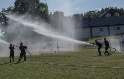 Gminne zawody sportowo-pożarnicze - rywalizacja drużyn seniorskich Gminne zawody sportowo-pożarnicze - rywalizacja drużyn seniorskich