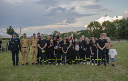 Gminne zawody sportowo-pożarnicze - zdjęcie grupowe Gminne zawody sportowo-pożarnicze - zdjęcie grupowe